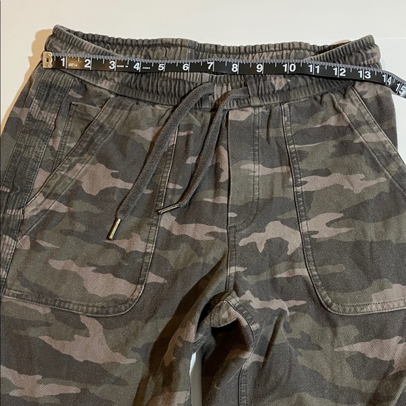 Athleta Farallon Jogger Women's Size 4 Camouflage Stretch Fabric Pull On Pants - Picture 8 of 10